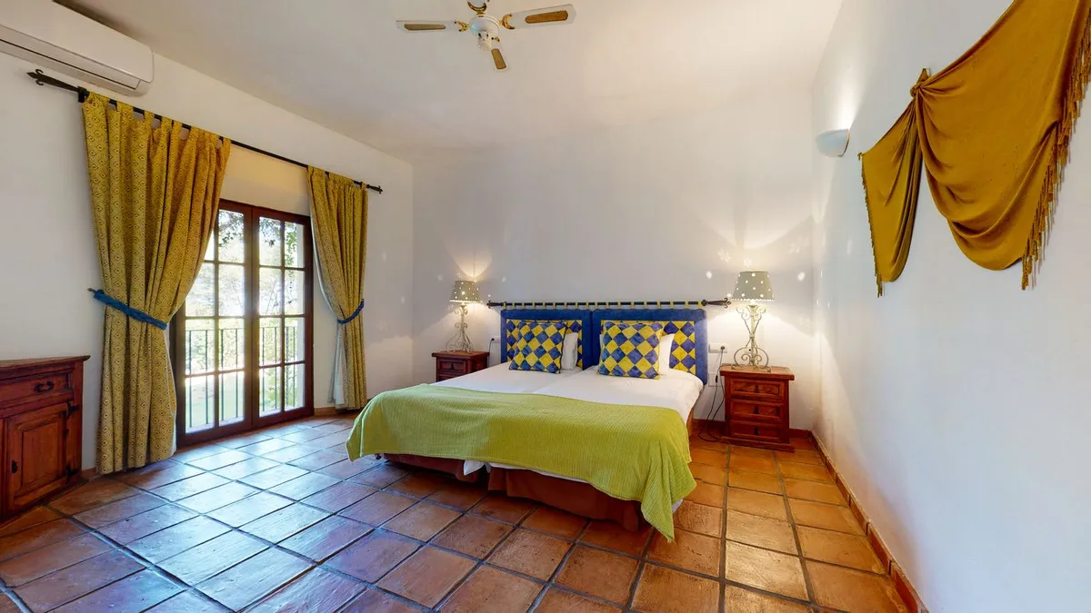 2531ac29-6283-48d8-bf67-0a4370370835