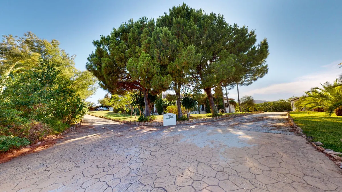 25e467f8-5658-4bf5-807f-5bb93cbed258