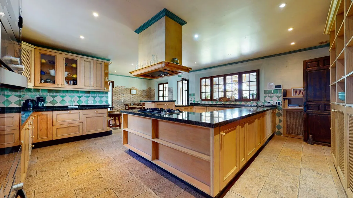 4fda6b9d-c697-4722-b361-b4e8a7f96fd4