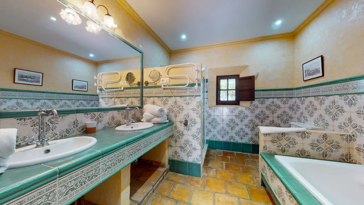 552995db-f357-477b-a66b-c0f015840a38