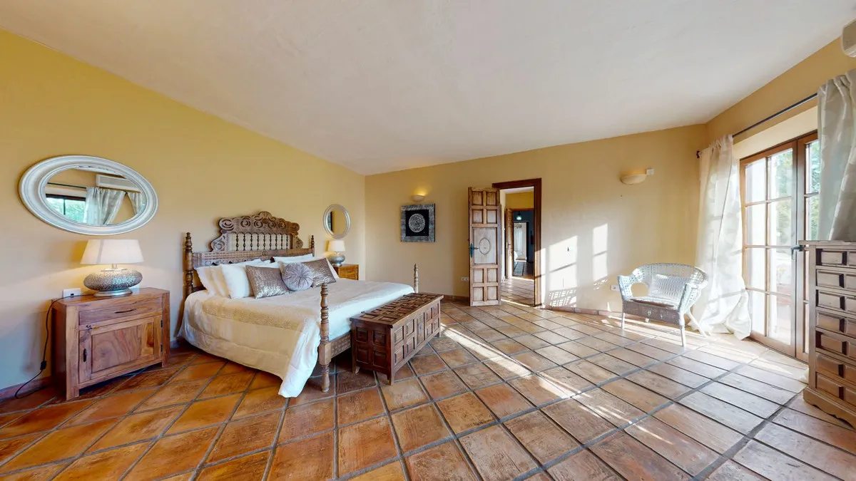 5a2d9013-e899-4553-8928-85bd74c93957