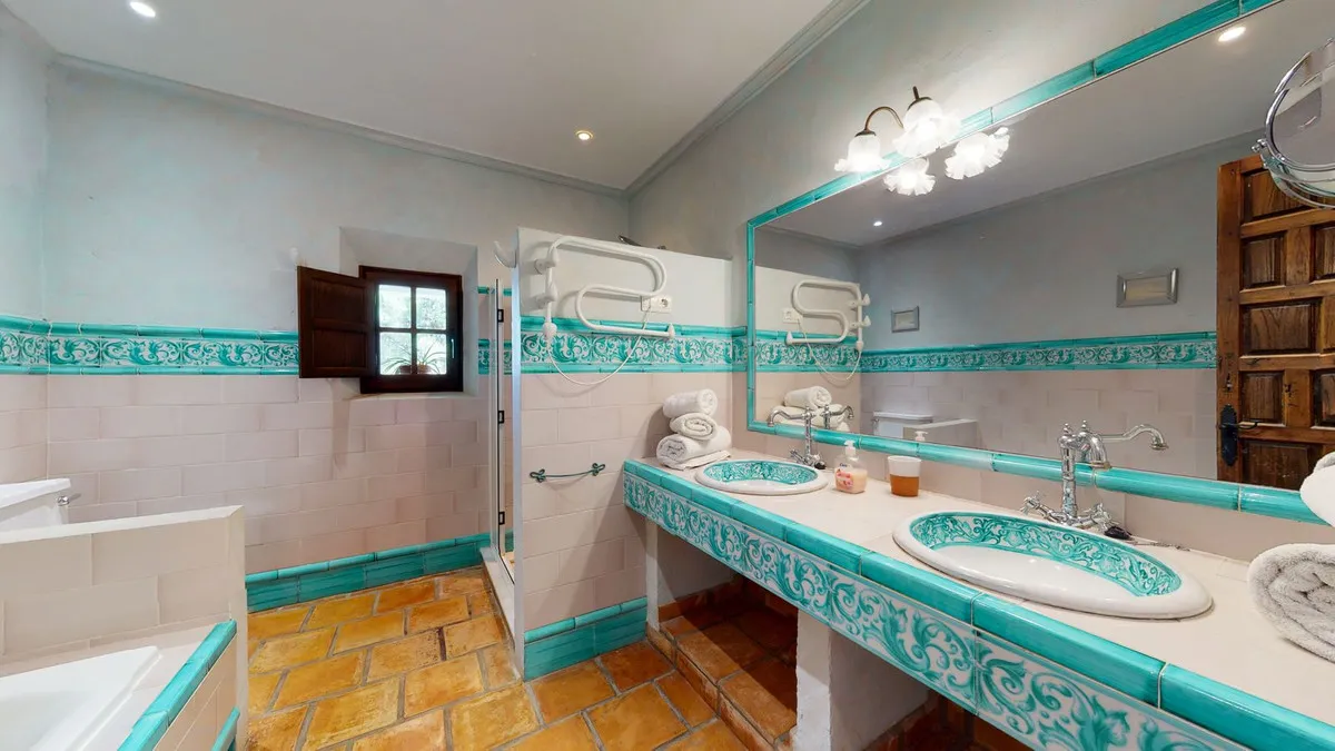 8d041fb6-705f-4a98-84ba-5b33756a1a15