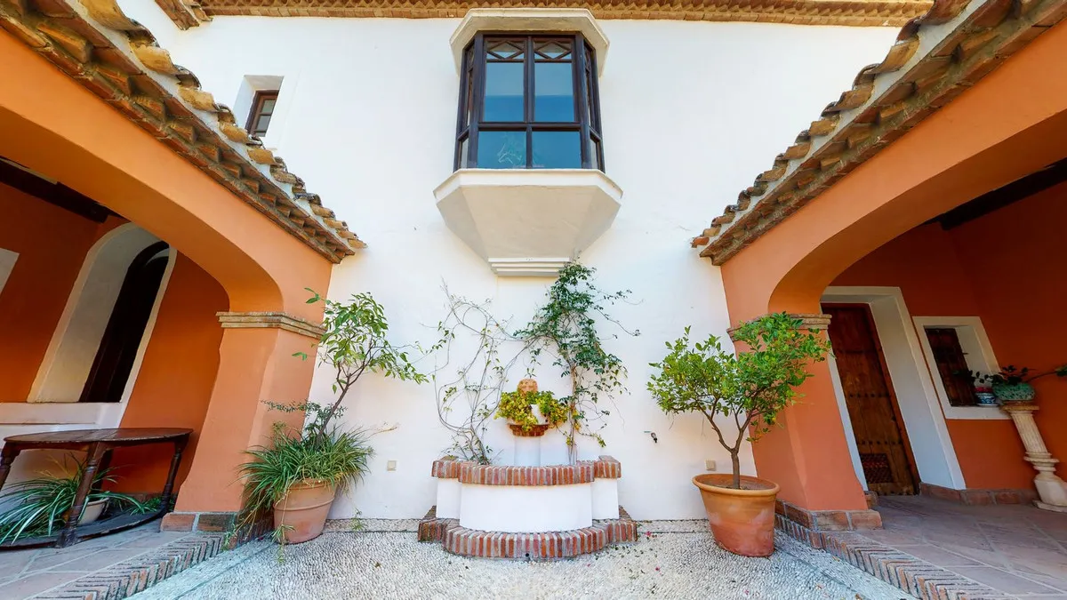 b16e6345-8c17-4cb4-bdc0-08214d78c205