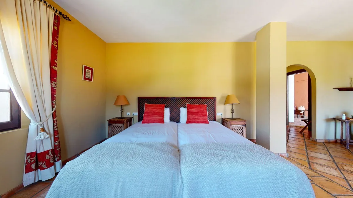 fc5757d5-368a-45da-9e5c-375c2f3046b1