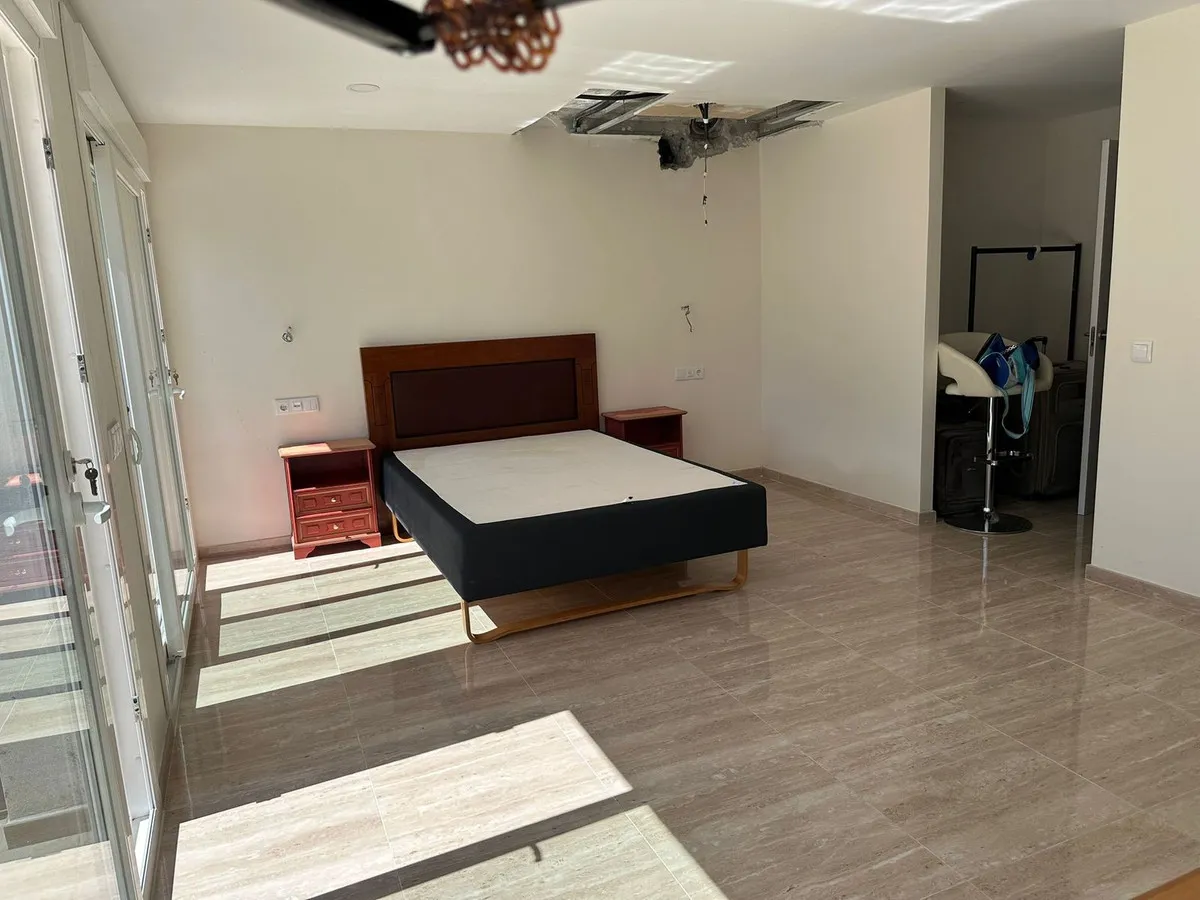 21d83b9c-156b-4018-a861-c8d9d175a703