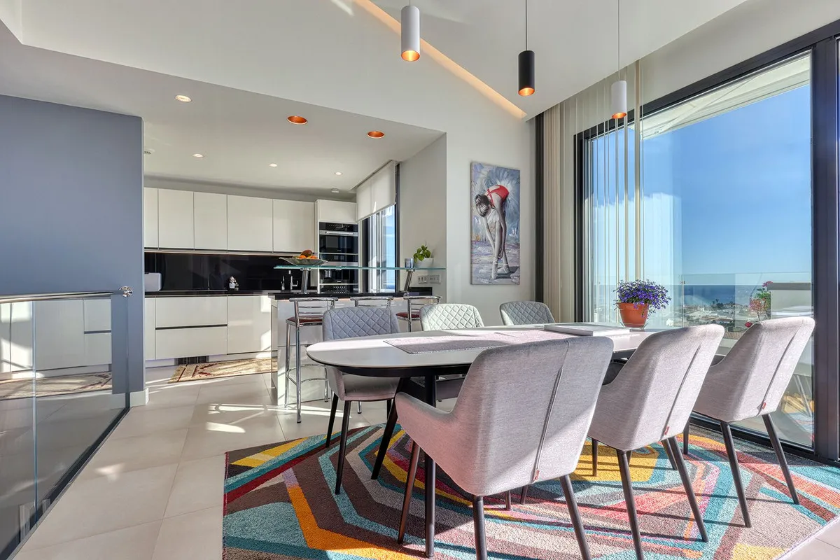 20b959a6-2fd0-4c83-8572-f7f1531acdba