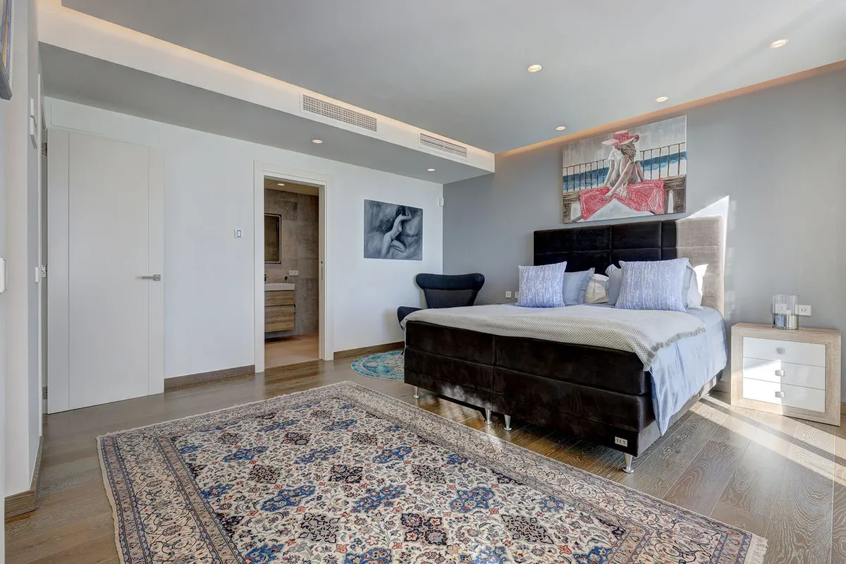 28b12280-01ff-4b8d-9ee4-aa2902b9d7b1