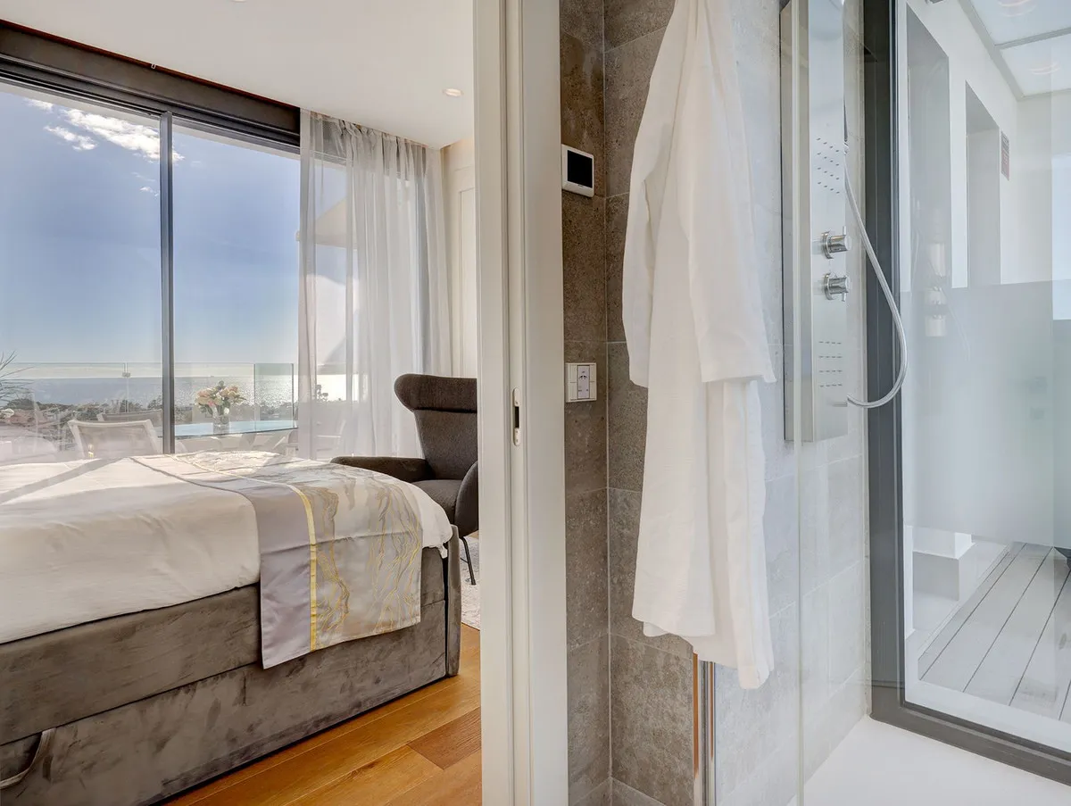 2a4c172b-7bb7-4b4c-a061-aa95556a3cd6