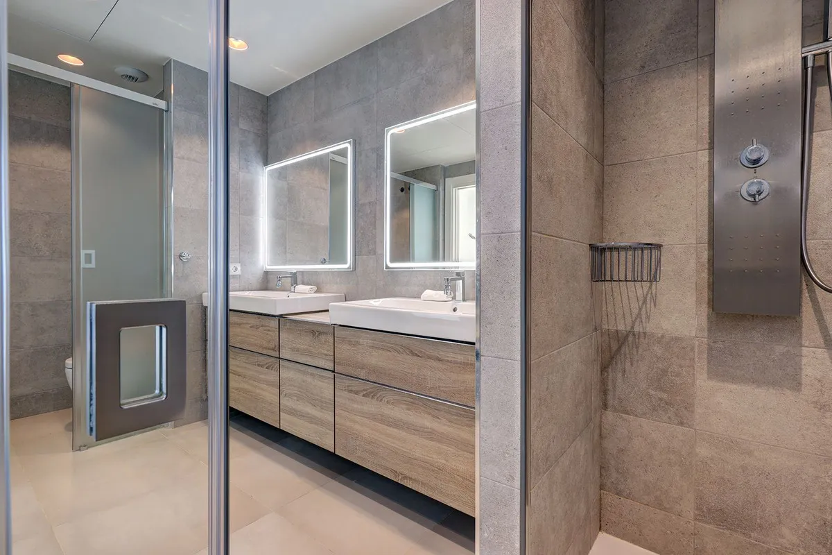 77bdcd61-0d99-4b69-b7e1-a3898be5d18a