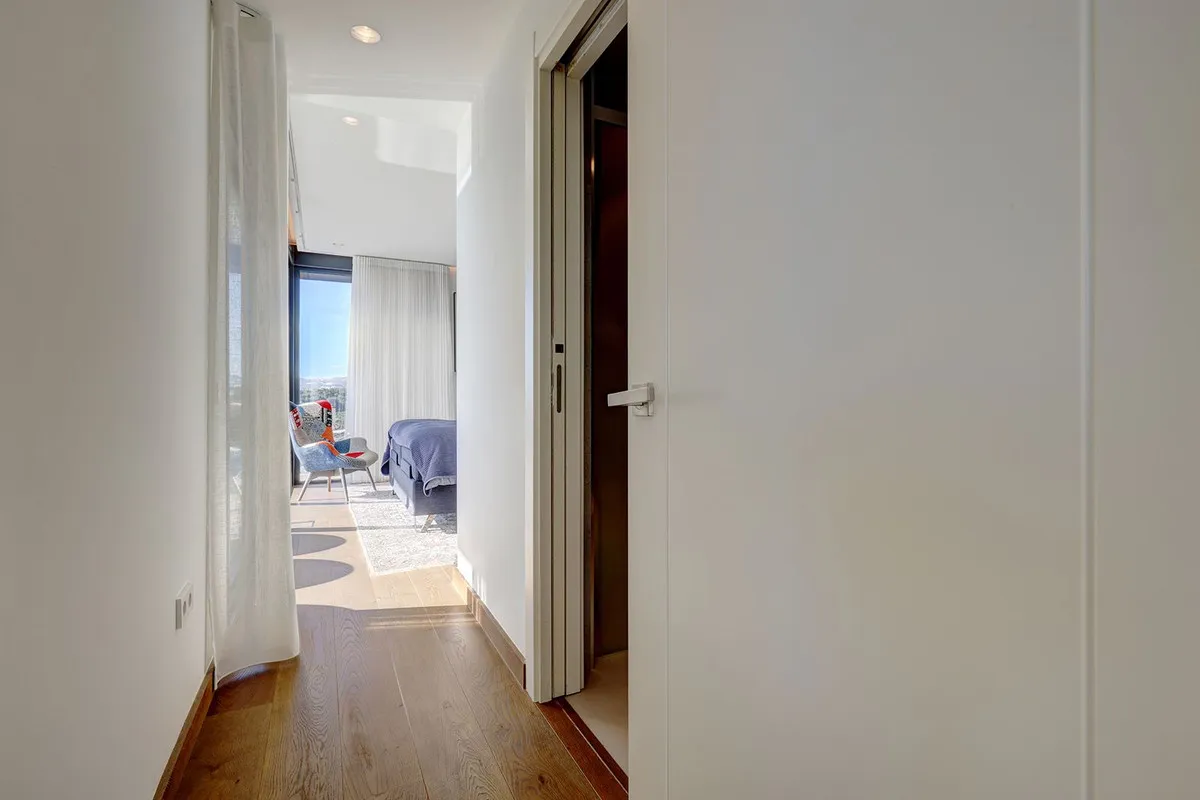 a33c77d5-d325-4bf2-b2d0-3b24f207bd6a