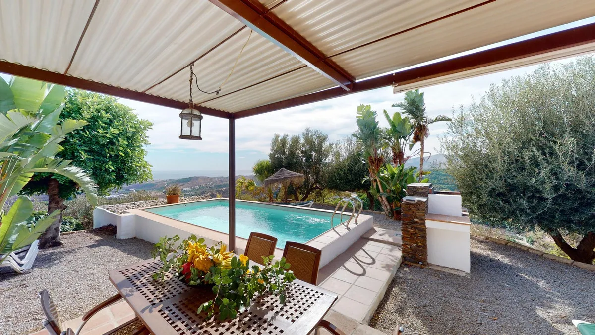 1e61775c-3bd8-46a8-aa1d-88ff199e4159