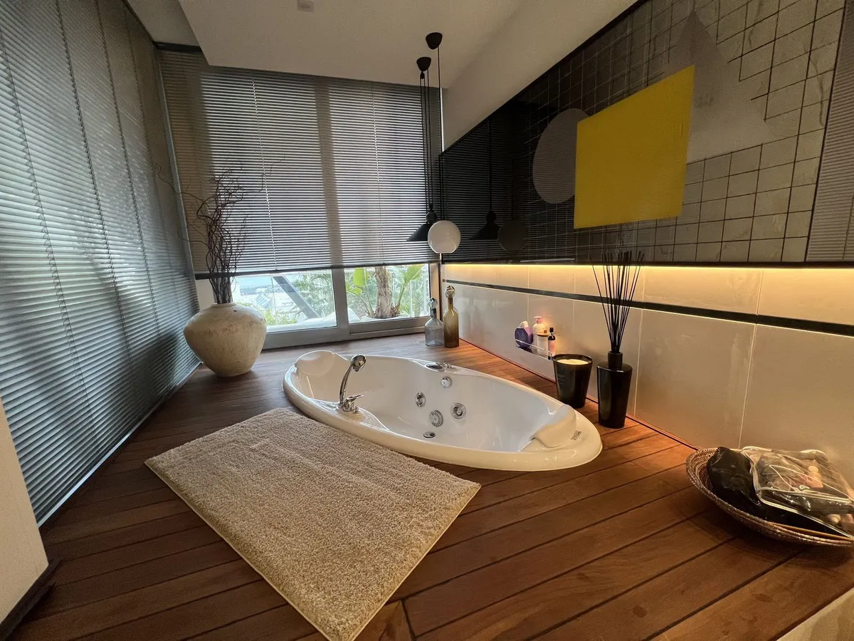 7e0adda2-72e3-422f-b936-7cb1c34abe4a