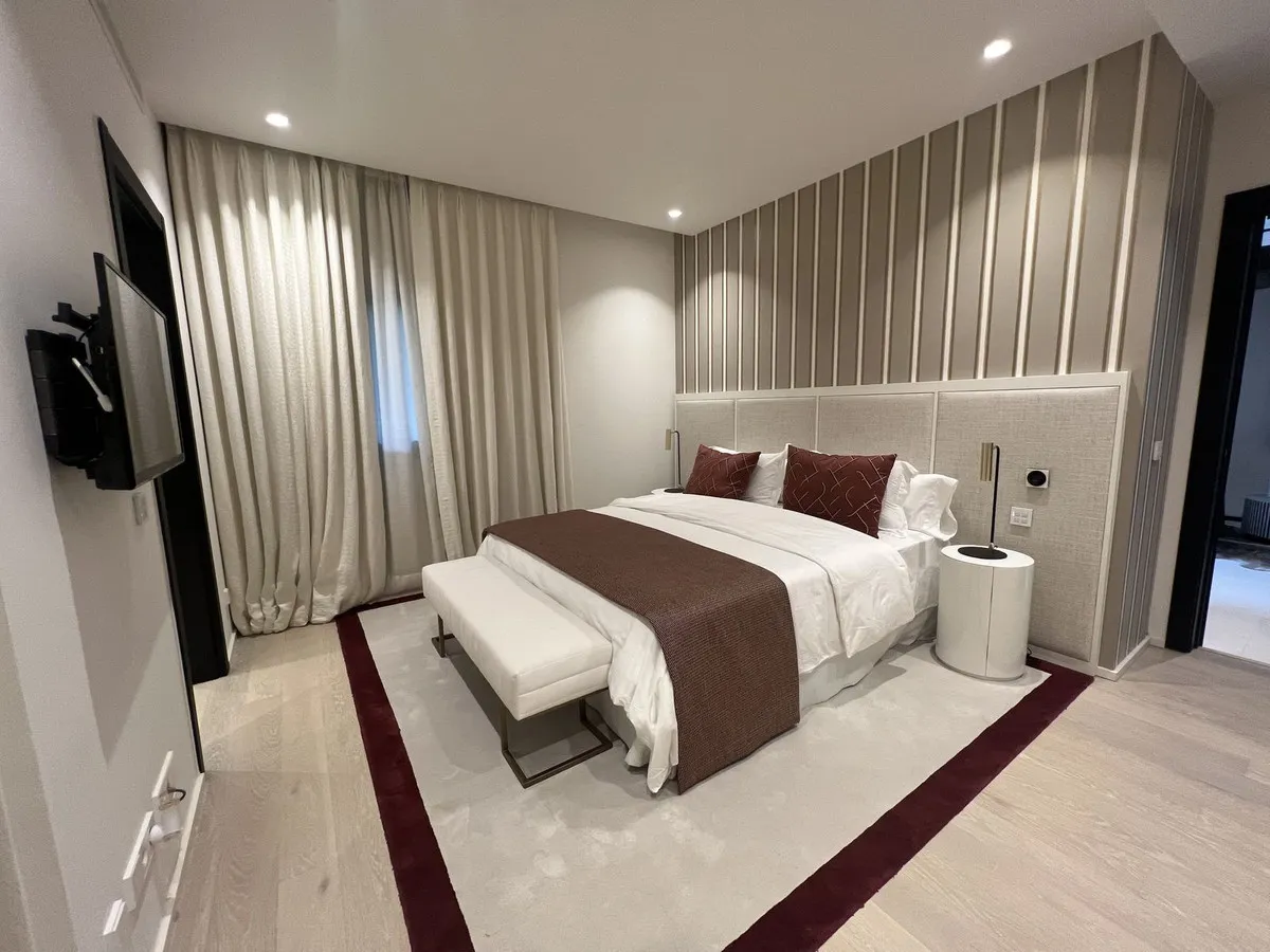 f3886972-a5f7-47a9-ae37-1c8735e519d4