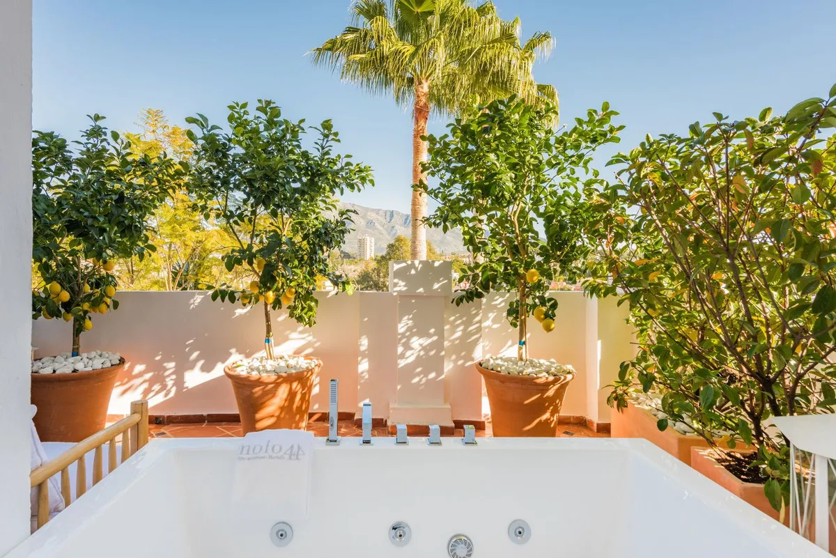 026365aa-4d48-4b9e-8ddc-ef0470763a5f