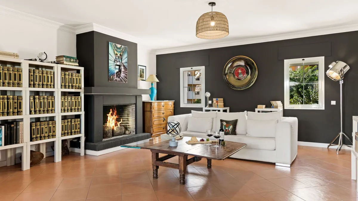 bf712bc1-8d40-4a27-9d52-ef762e3201e8