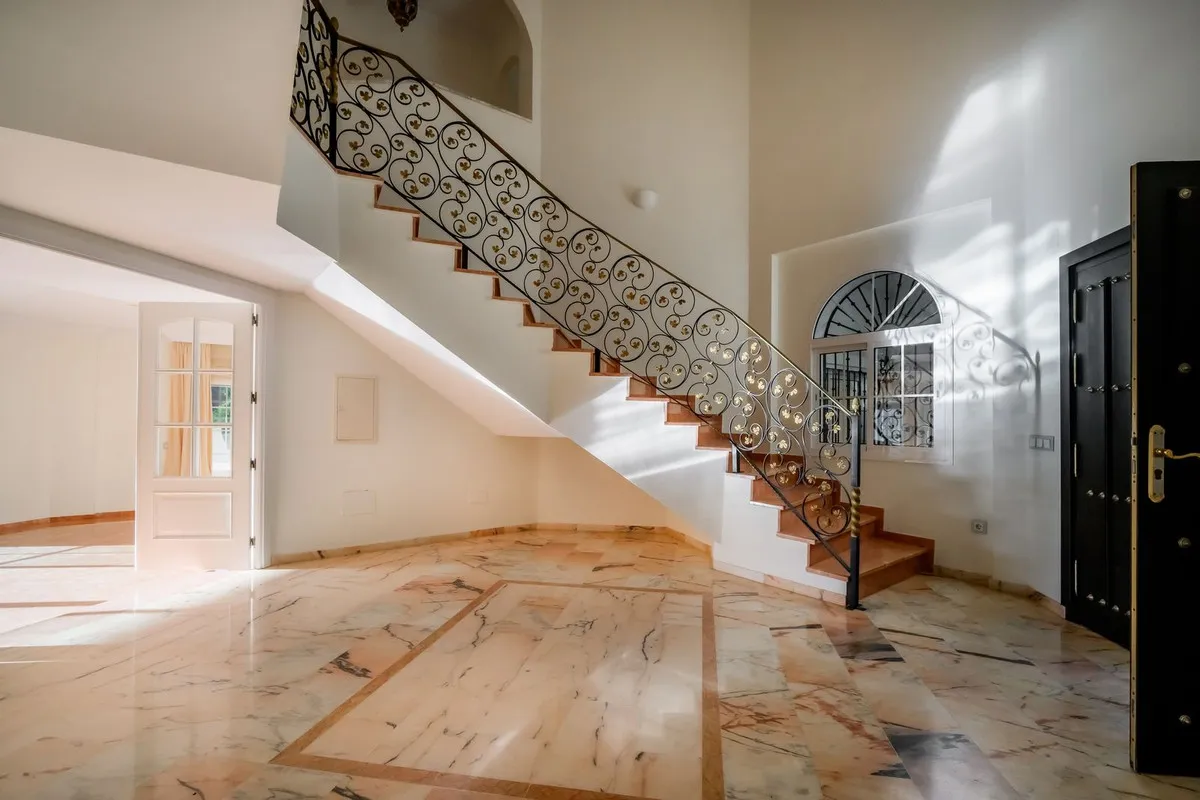 0d9887ef-0912-4afe-a8d9-f2860a266346