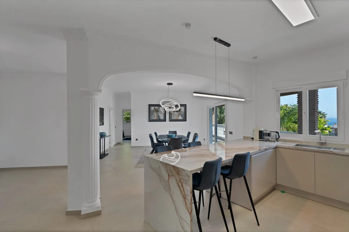 c3ffcedf-80c5-48fd-be19-6934d70b37f7