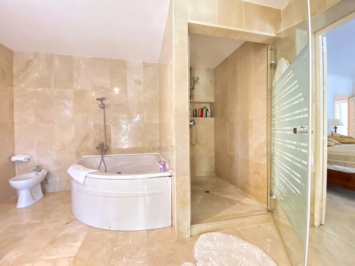 182b6ef2-3259-4cf5-a00e-f993d32896aa