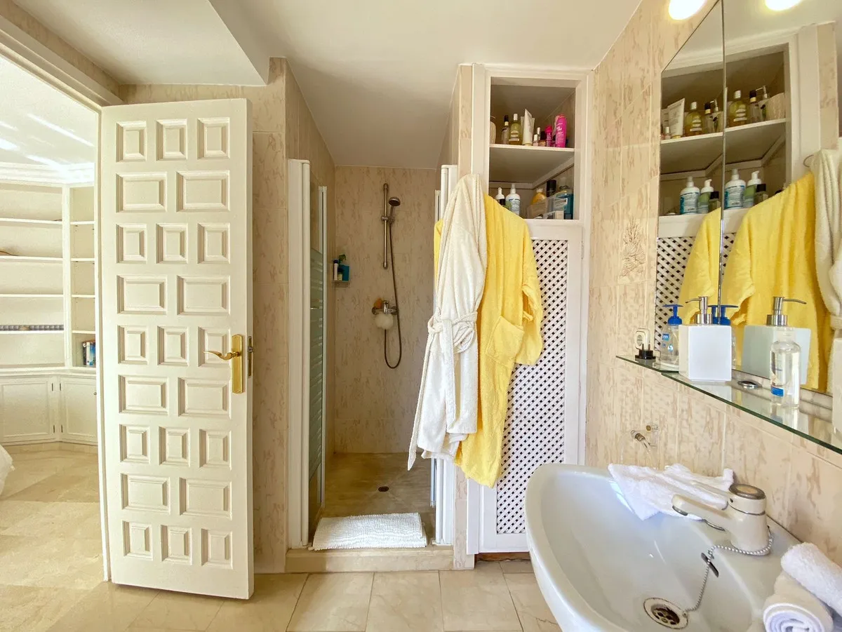 db676f09-3eed-435a-9208-a7f7a93fc3e1