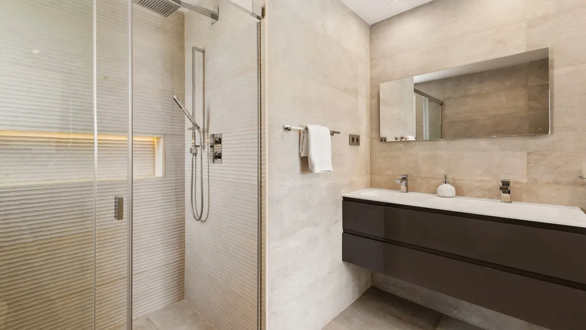 1303c56a-e1ef-48ce-a8cd-a85755543ce2