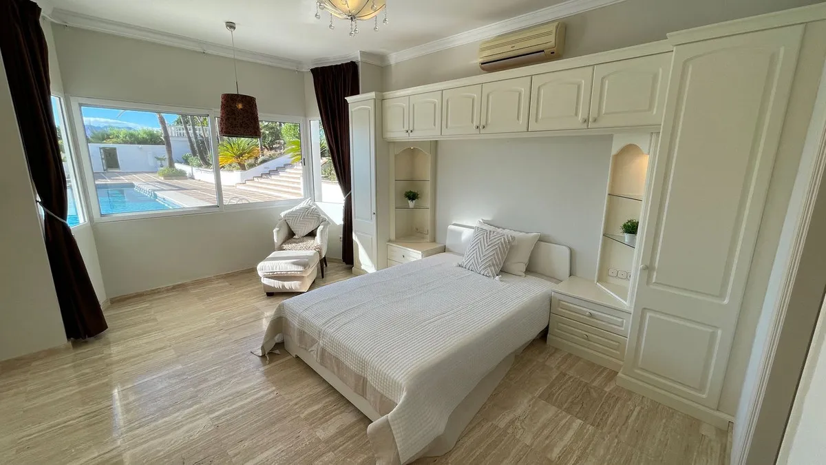 c5ab534c-57d0-45a3-8aac-91c06451f876