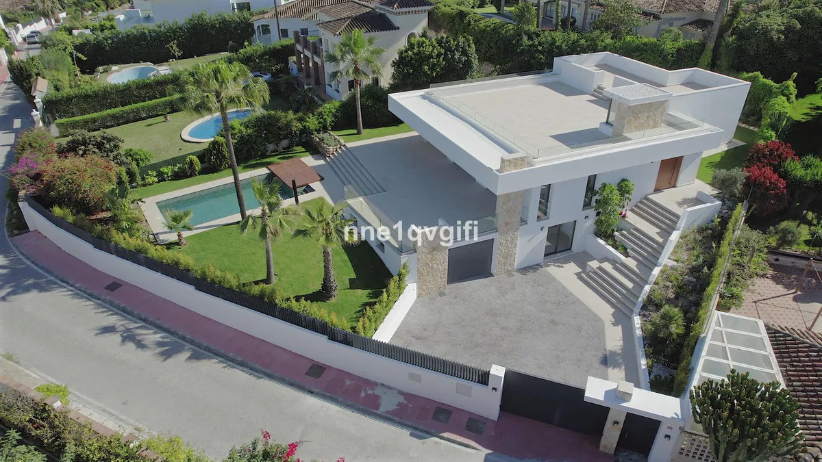 03e518d0-e05d-4b99-ba4f-9dabd1185f3b