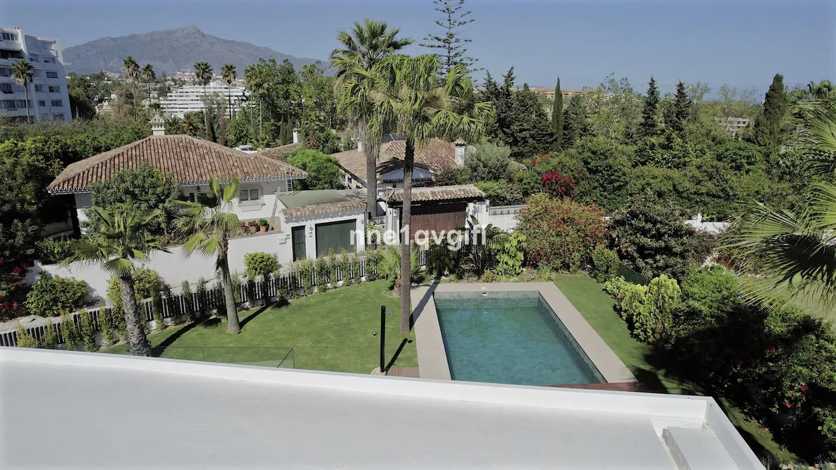 cc4ef322-d456-4b3a-82ed-797adbb15246