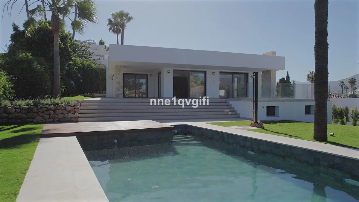 e208b74a-b6bd-4526-aa1d-82032e8b452d