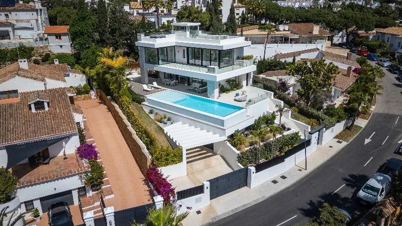 117d7325-4946-48c9-8370-d146e7e5523d