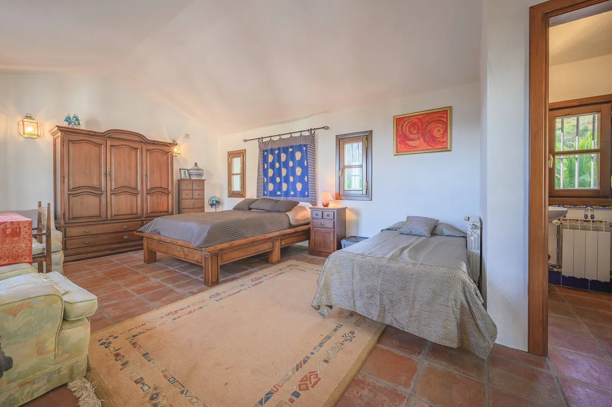 159b13c0-b4f9-4fb1-bceb-9c8ad92f1a2d