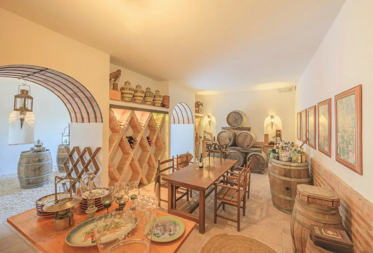 18311bae-8a5a-46d0-9fb2-e130c9a934f0