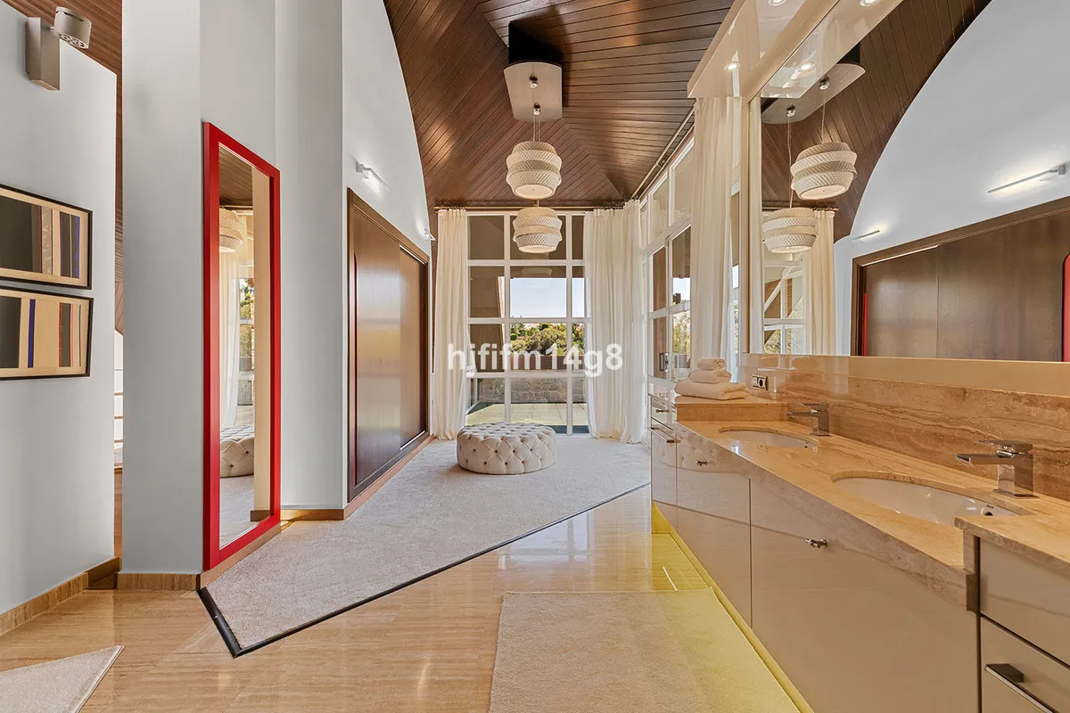 1cad4e81-f3b7-45b1-8e3d-5d8b0f642aec