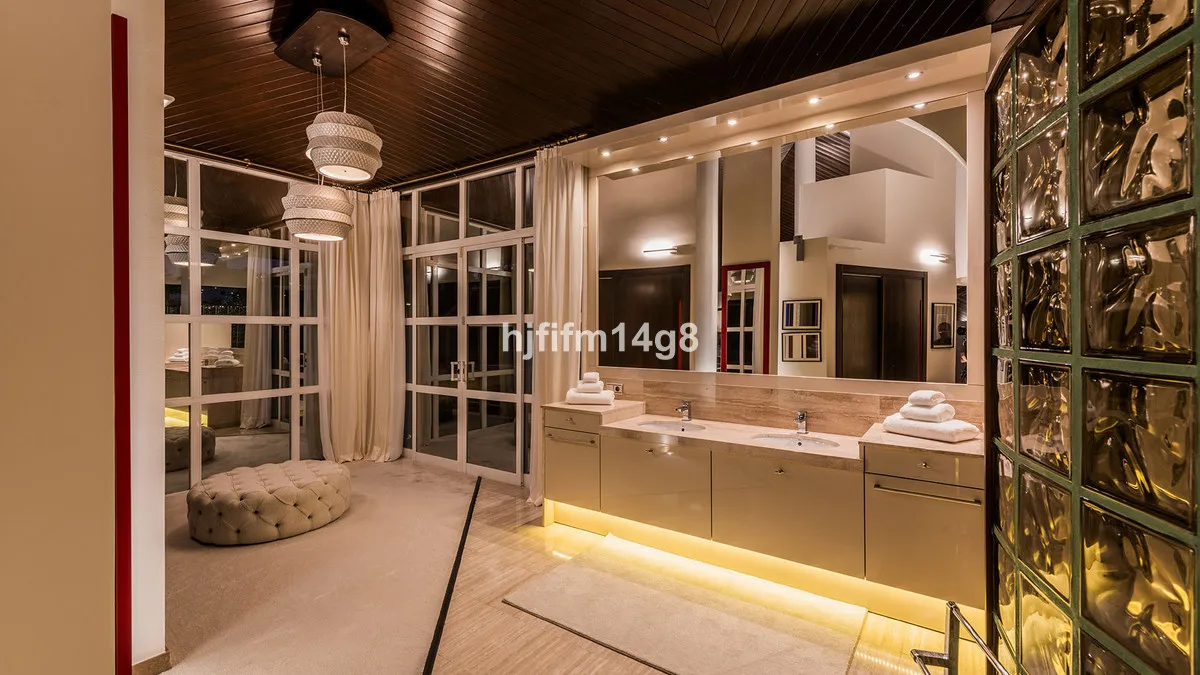 dc699744-0986-4b3f-9ae0-d68a2185c196