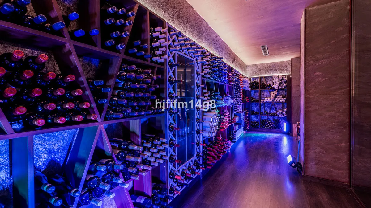 ffb97926-5f3b-4364-8d5e-fb29e4731725