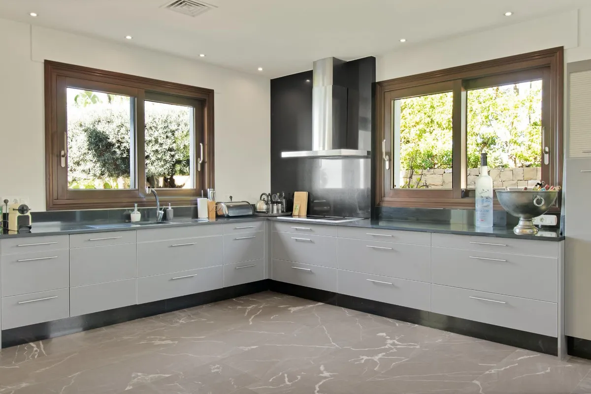 7e7ae7d3-48bd-4702-a1e8-66ff2b0ce902