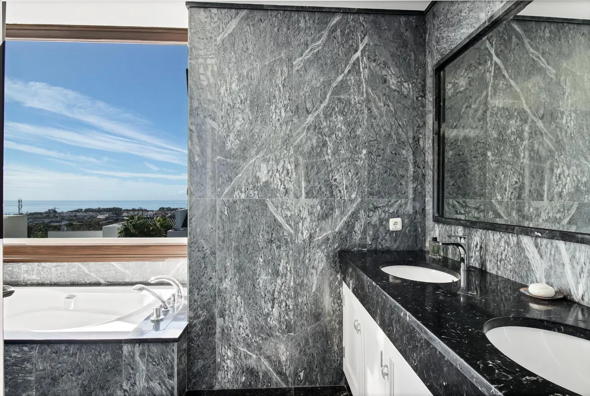 87a6bb84-4641-4e0d-abd6-92feefb70056