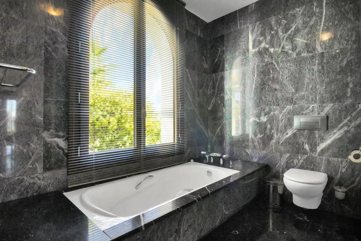 dd80742e-9d6a-42c7-9898-b6750fe37ebc