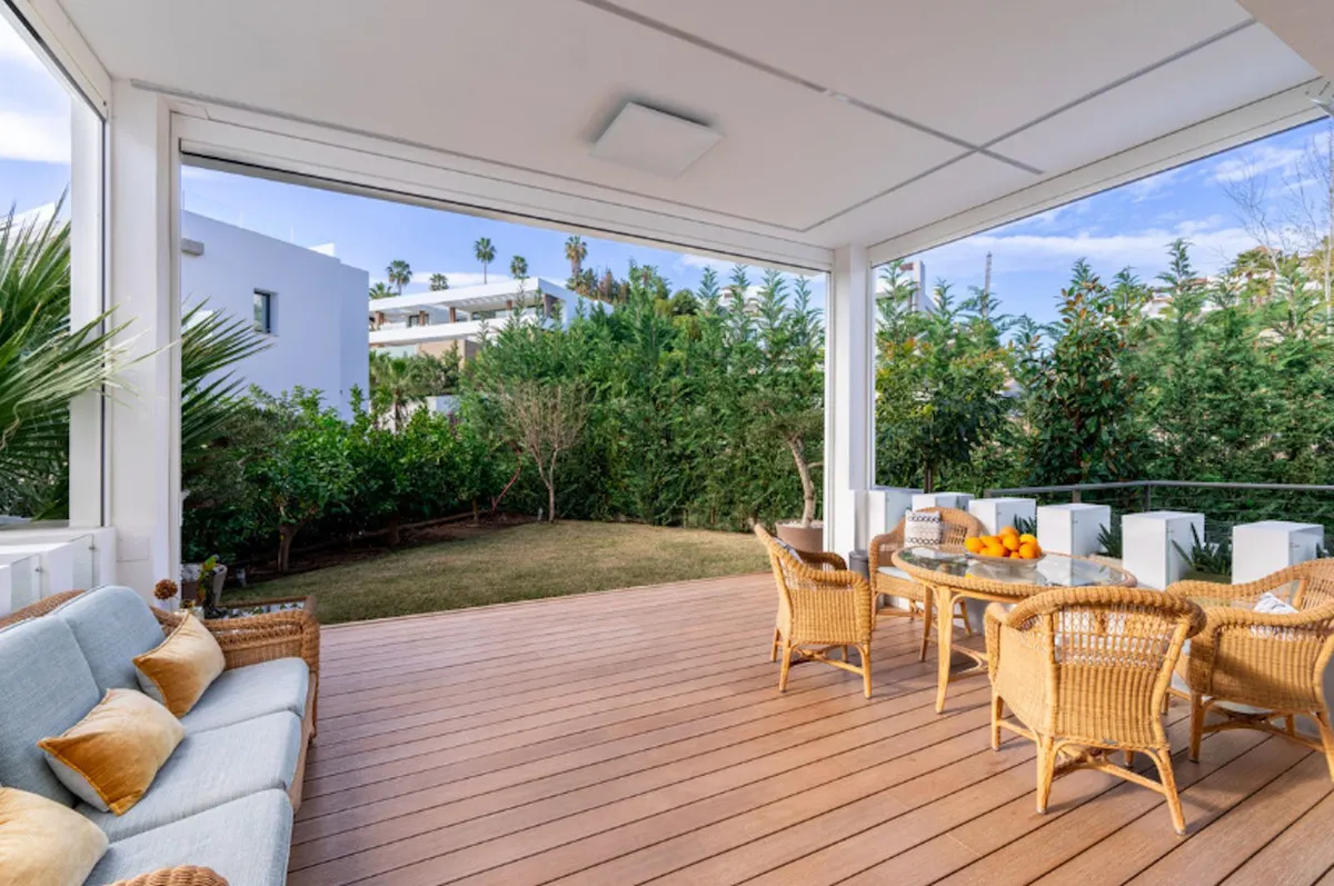 fe299868-18d1-4ab6-8dde-68ca1e349cfb