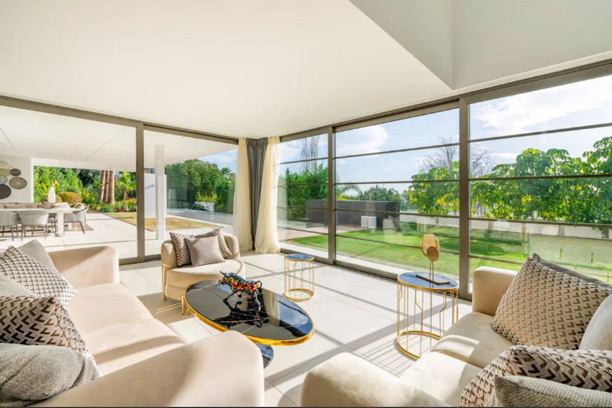 fe8eef99-df69-45ba-b19e-938610118360