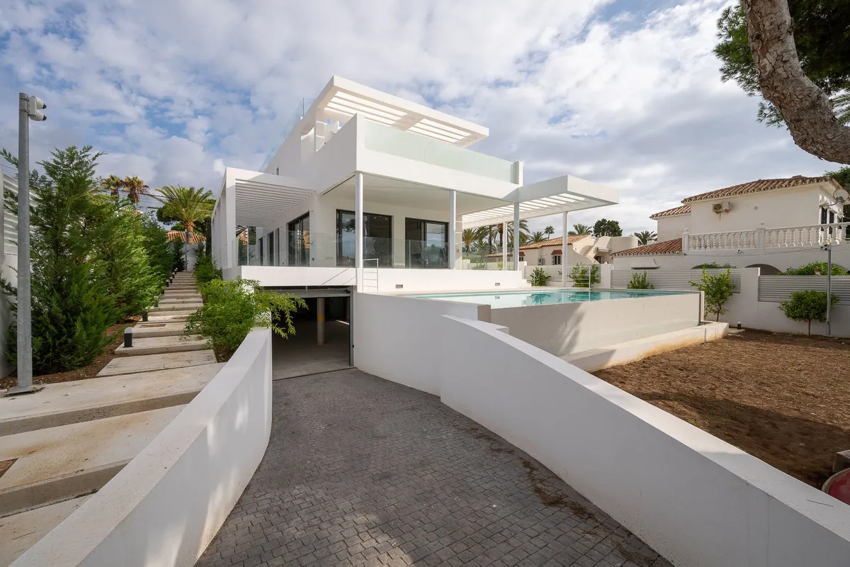 a09a36f2-5c94-4772-bda7-76617d830b5d