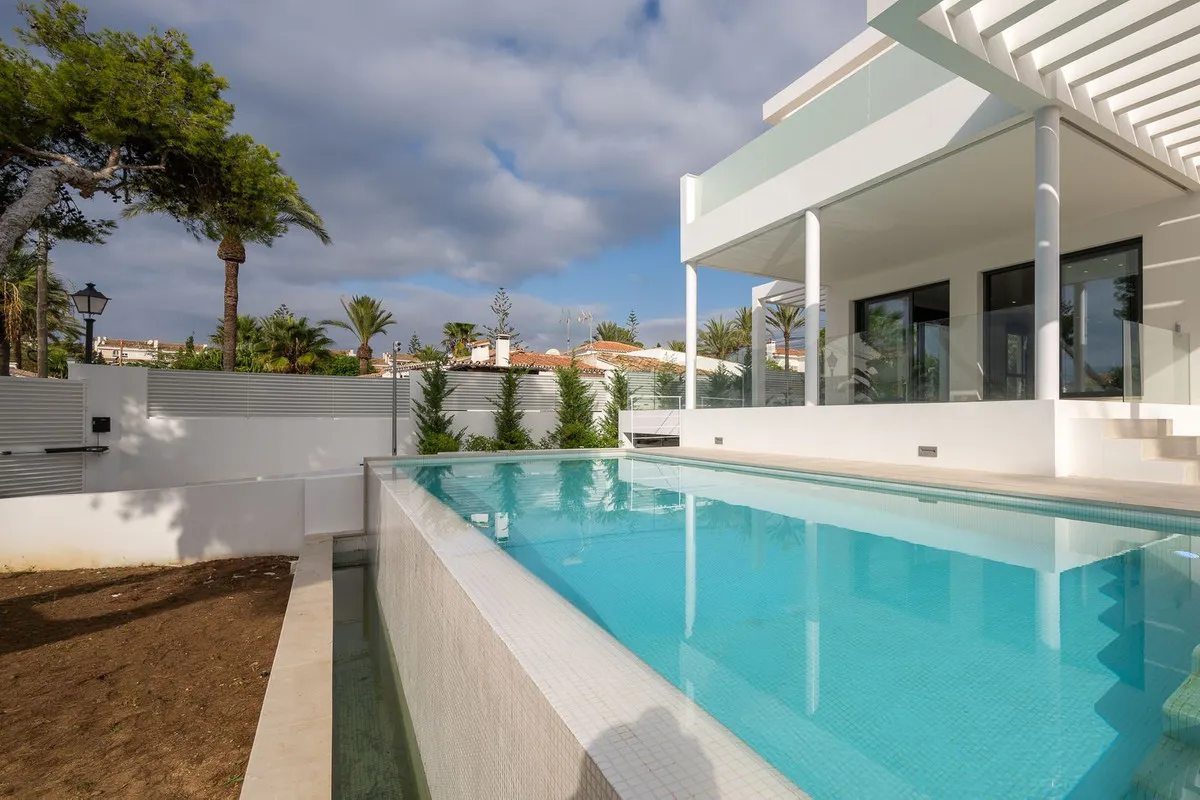 c4319453-d7d0-4673-9612-a99d9e5f9a7c