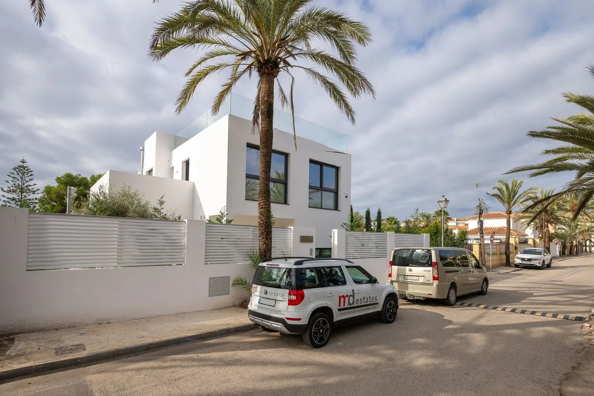 dbe816e3-c86d-463d-b2de-aa8699fc2fc1