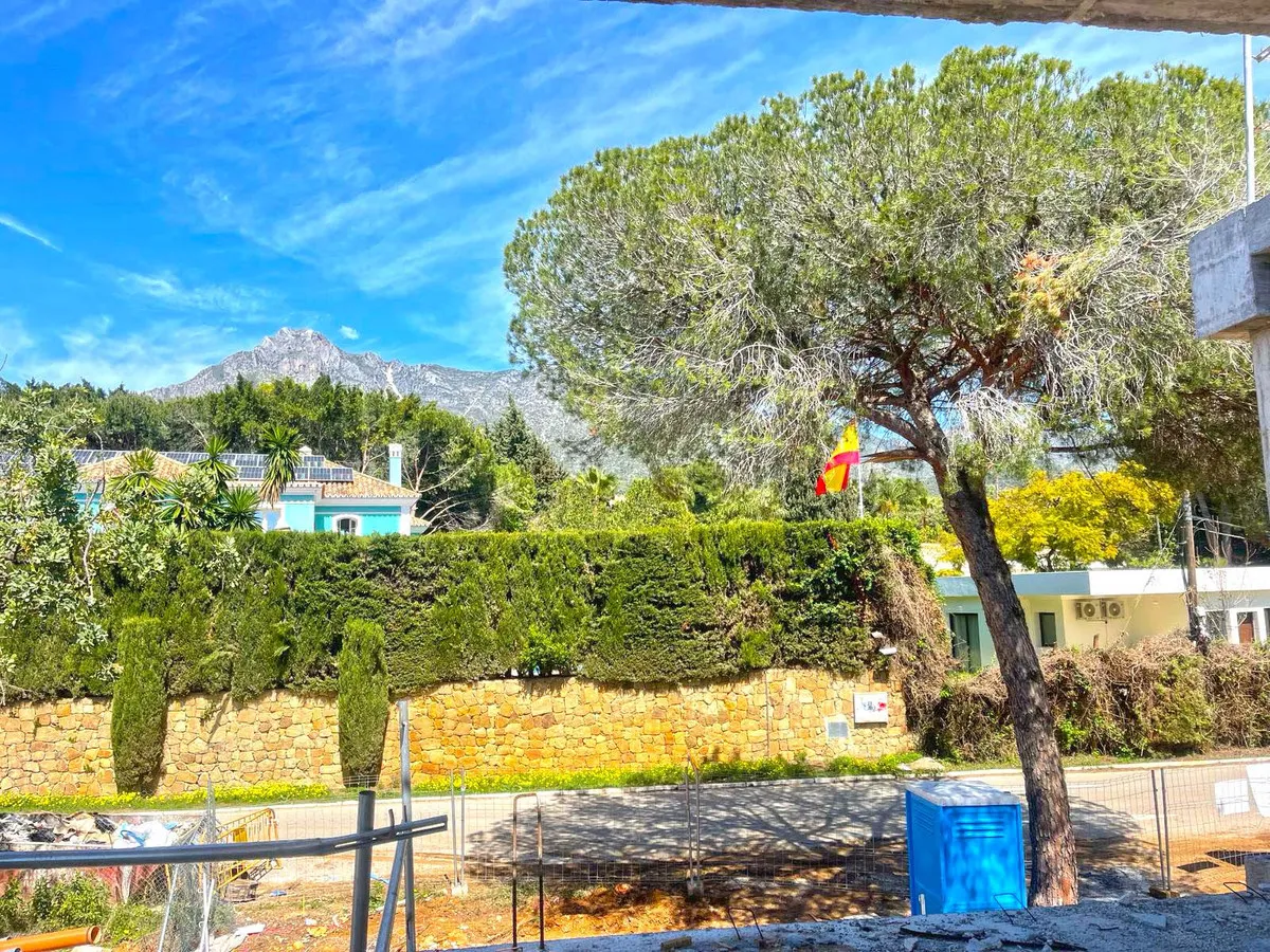 b8fb8a51-40f2-4f7c-83e1-9398d7a26604