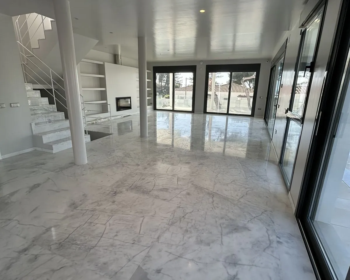 242bf394-e0c2-4858-9f09-1e43e9eaa924