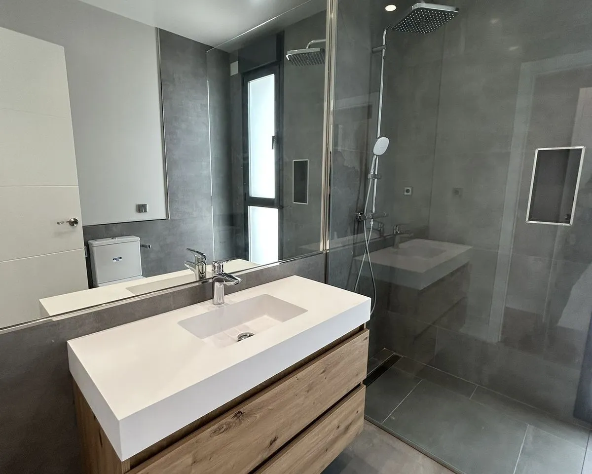 2d267575-fe8b-4529-af8e-3a3546d18bc7