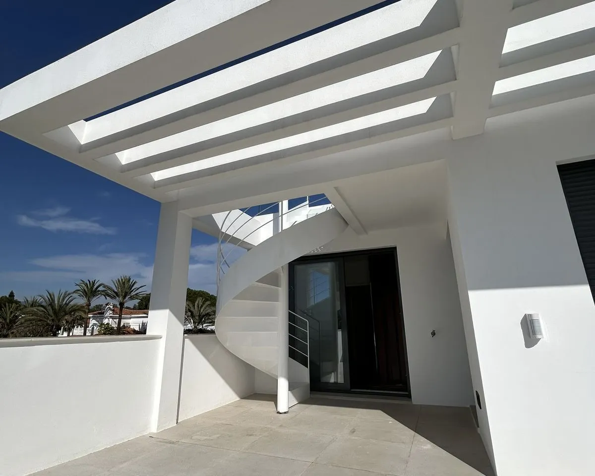 3ce62706-b83d-4ddb-a40b-778c83b5f64f