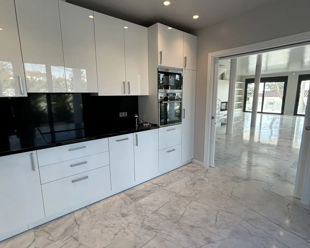 6f809c8f-5440-4a5f-adf7-f65e86c02596