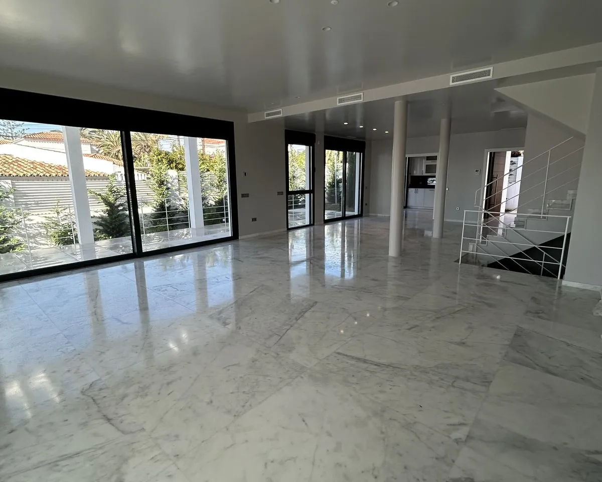 adcc1dc1-4354-4872-9a2b-556de5947235