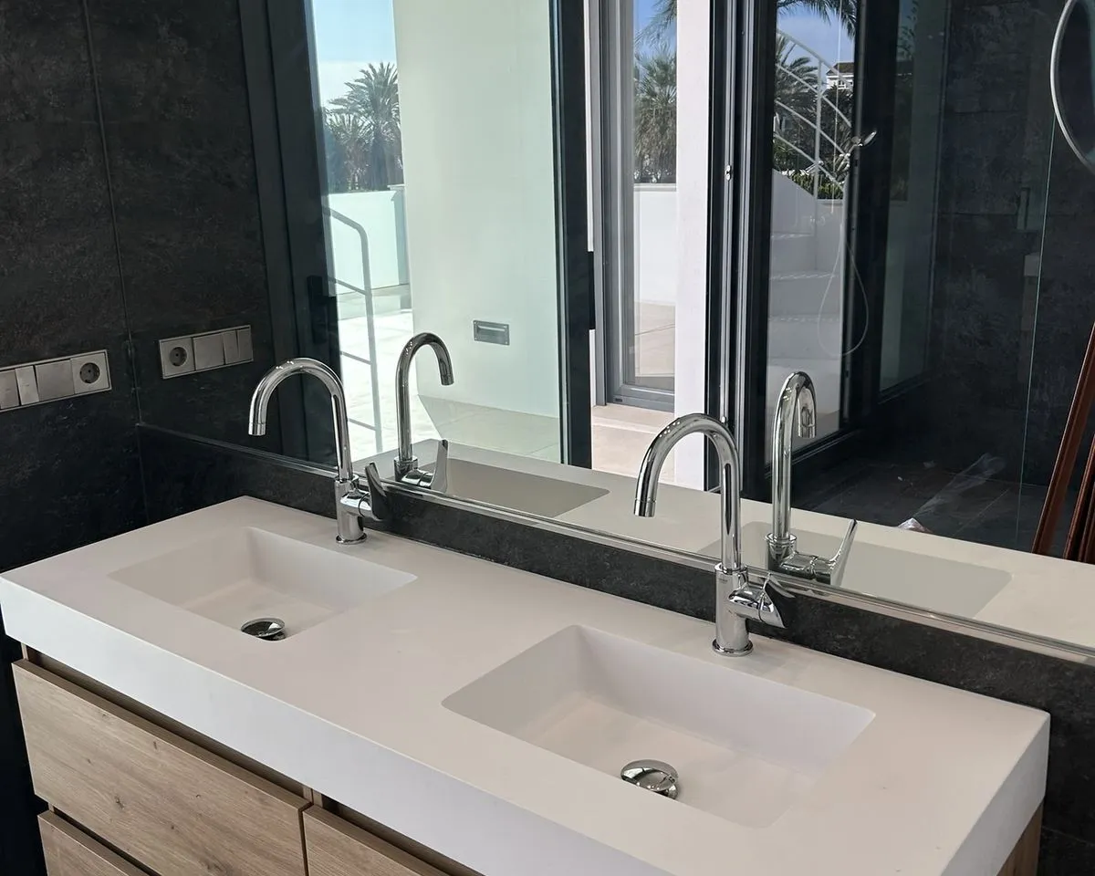 bf069851-4ebd-40b9-88d1-f6d7149b4283