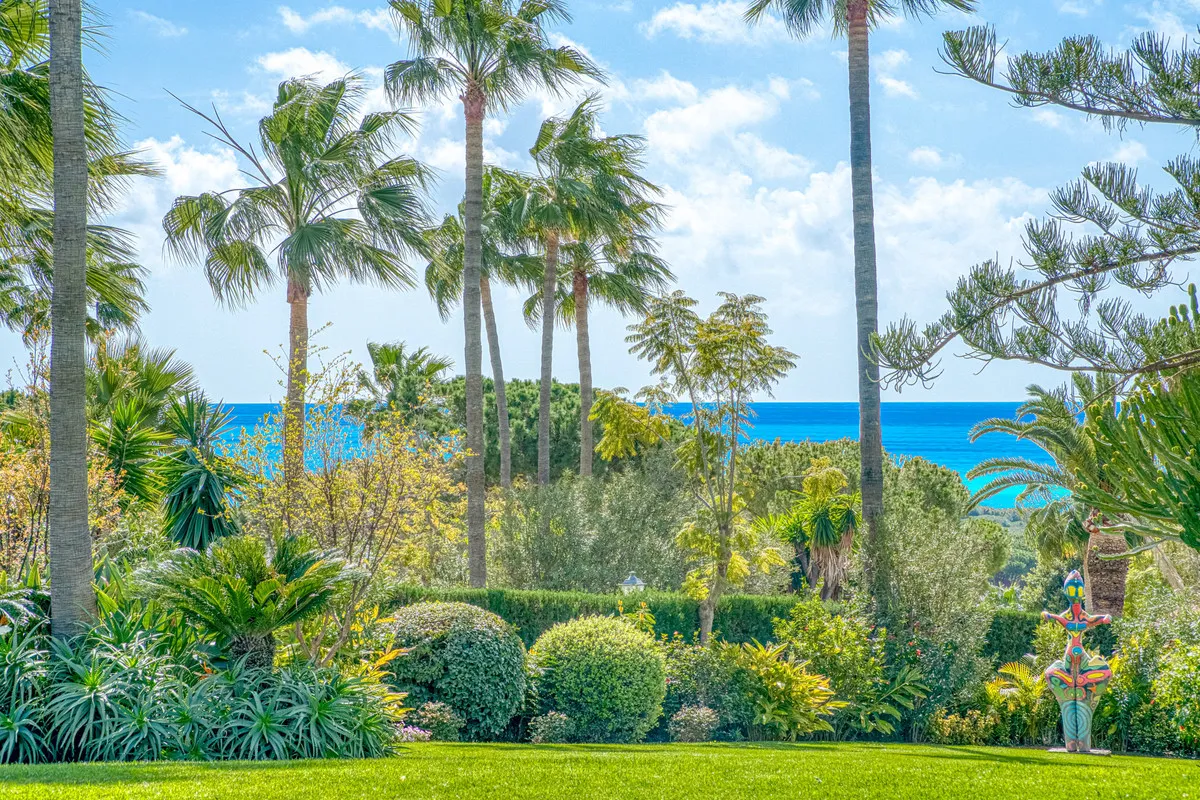 b70a31d9-aaf2-48b8-919b-91bbe841a735